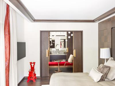 Deluxe Duplex Suite