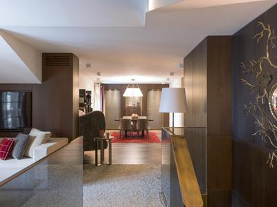 Deluxe Duplex Suite