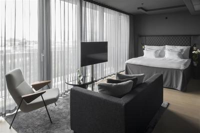 Hotel At Six image