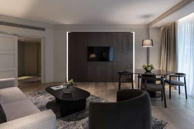 Deluxe City View Suite