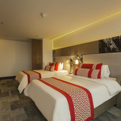 Ek Hotel image