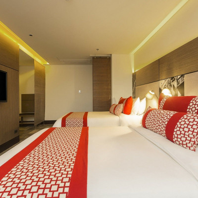 Ek Hotel image