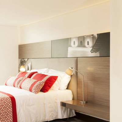 Ek Hotel image
