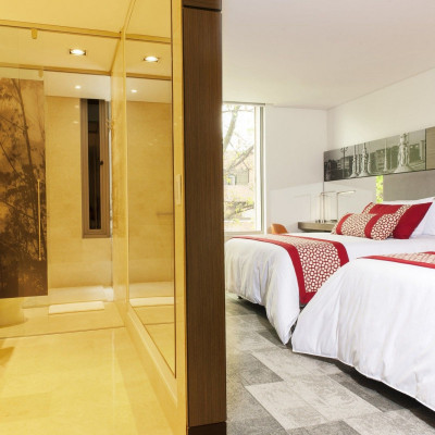 Ek Hotel image