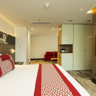 Ek Hotel image