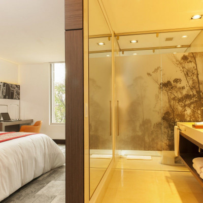 Ek Hotel image