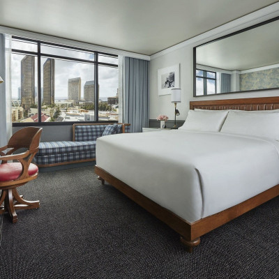 Deluxe King Room
