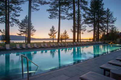 Year Round Lakefront Heated Pool and Hot Tub