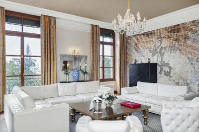 Calvin Suite