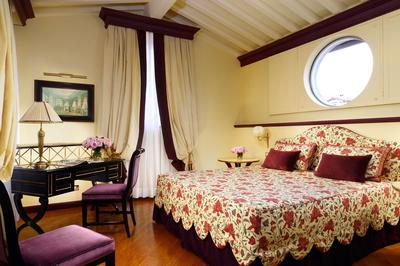 Honeymoon Suite