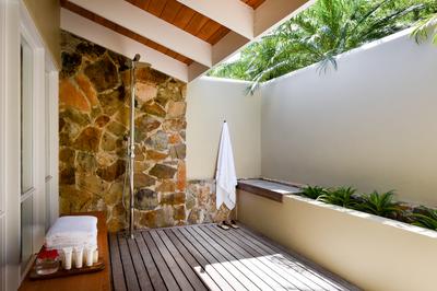 One-Bedroom Pool Suite