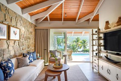 One-Bedroom Pool Suite