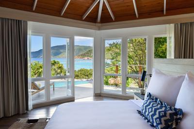 Grand One-Bedroom Pool Suite