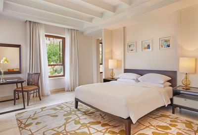 Grand Deluxe Room