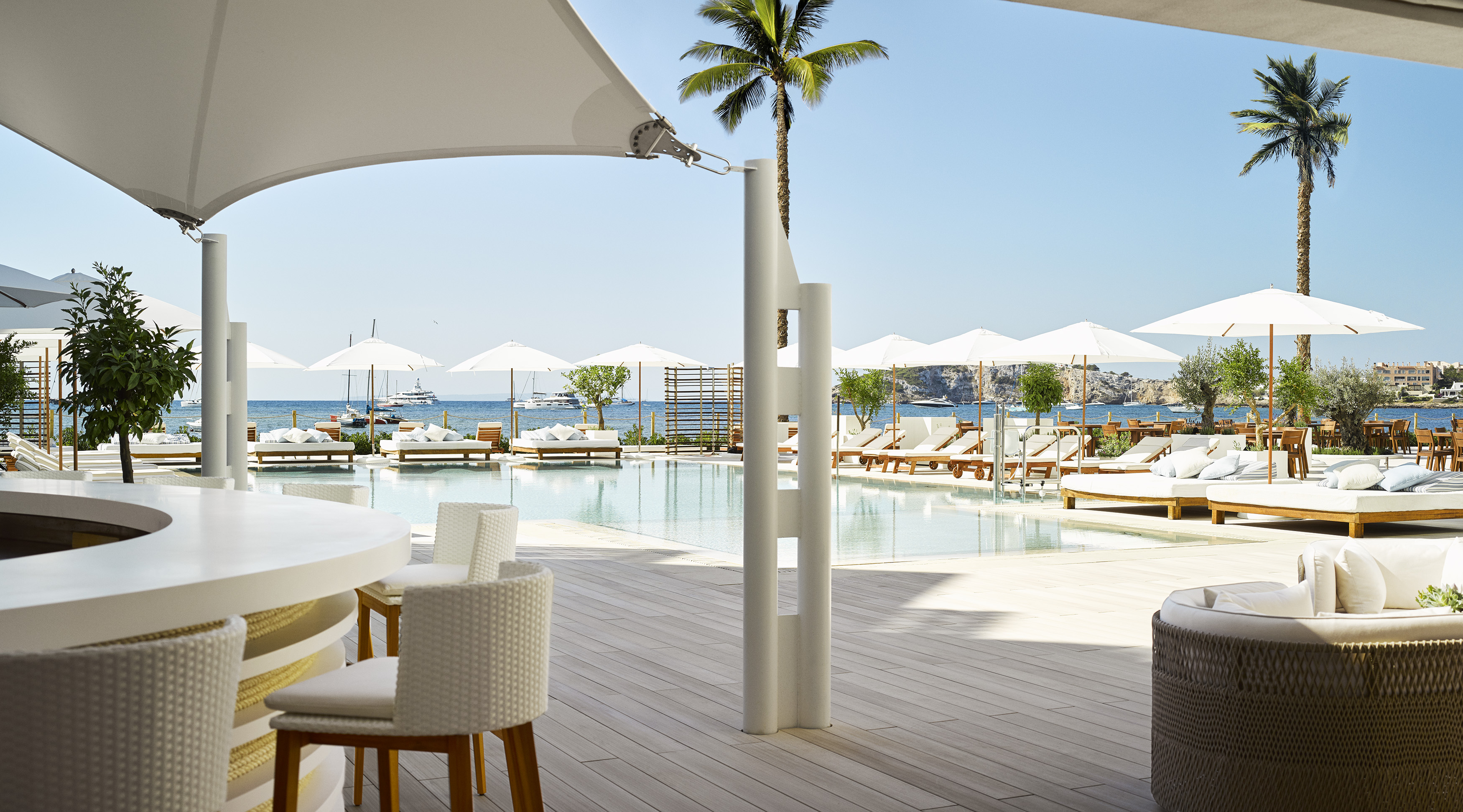 Pool Bar