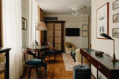 One Bed Suite