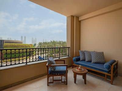 Deluxe Room - City View, King