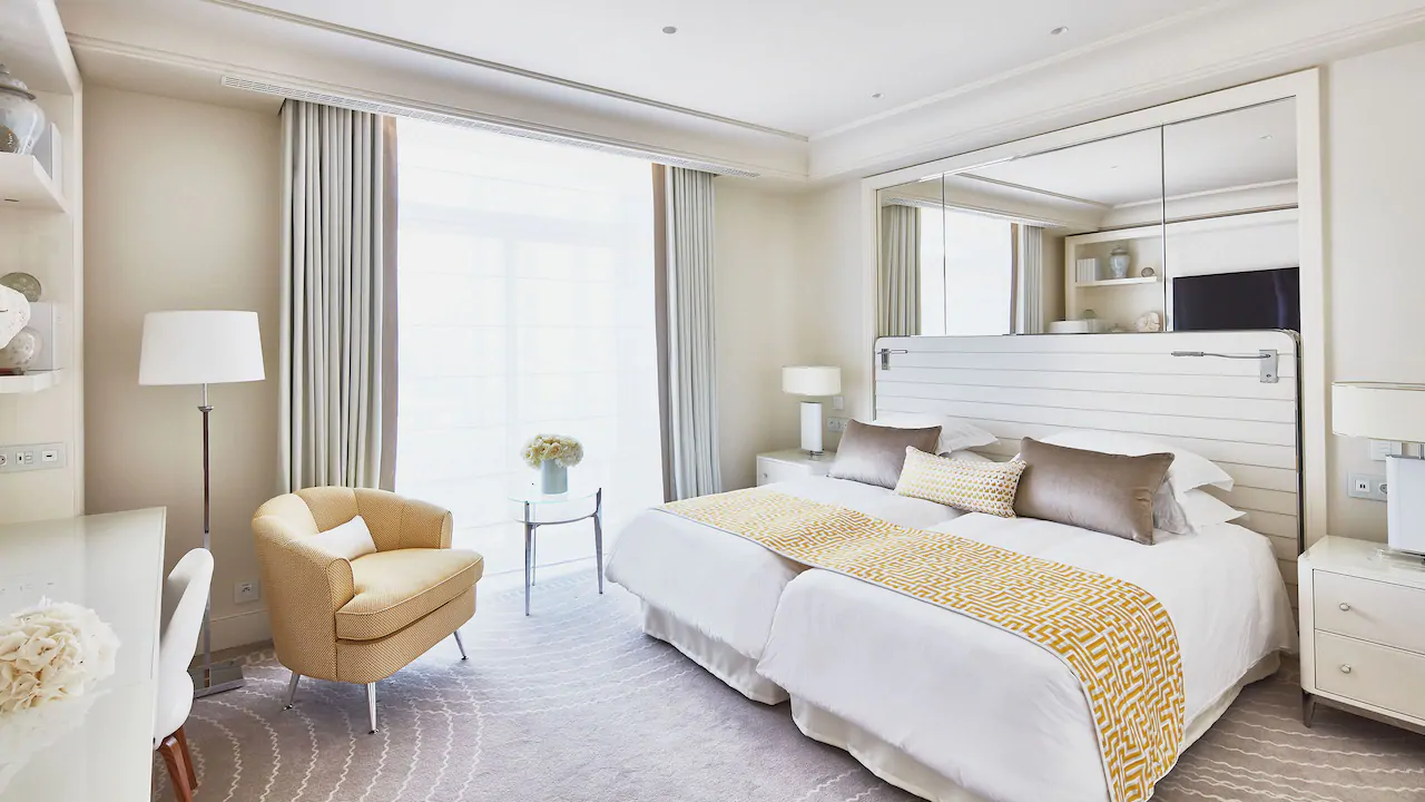 Premium & Deluxe Room Twin