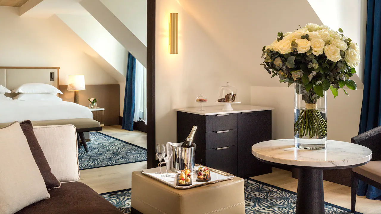 Eiffel Tower Suite
