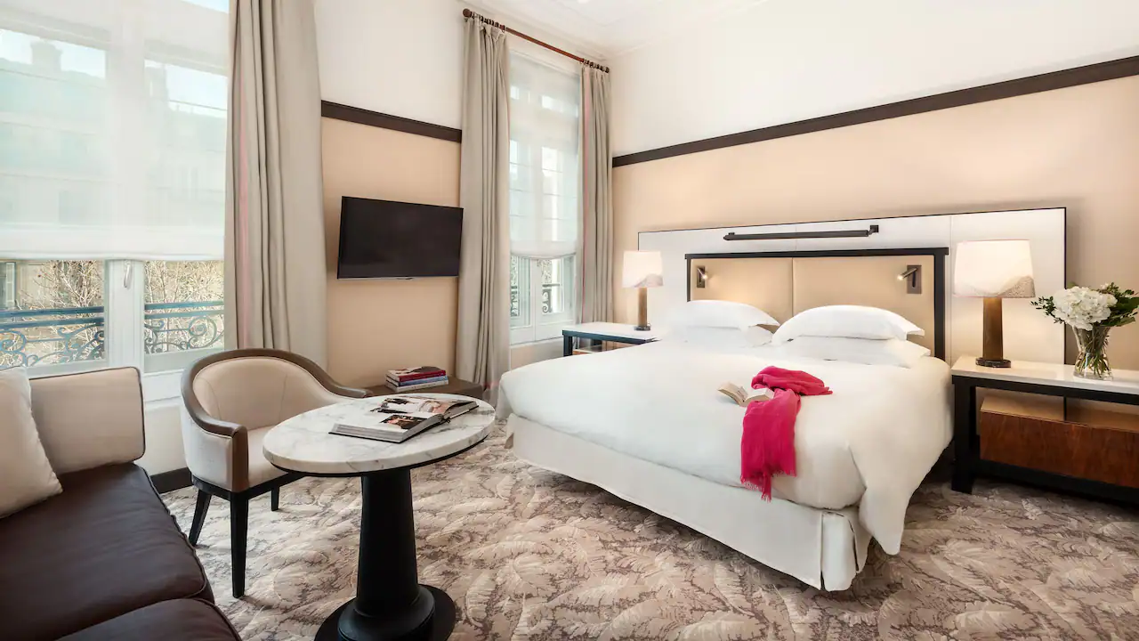 One King Bed Premium