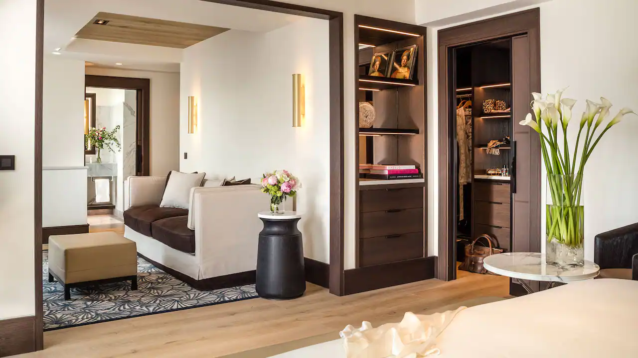 Eiffel Tower Suite