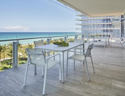 Oceanfront 1-Bedroom Suite