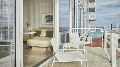 Surfside Corner Room