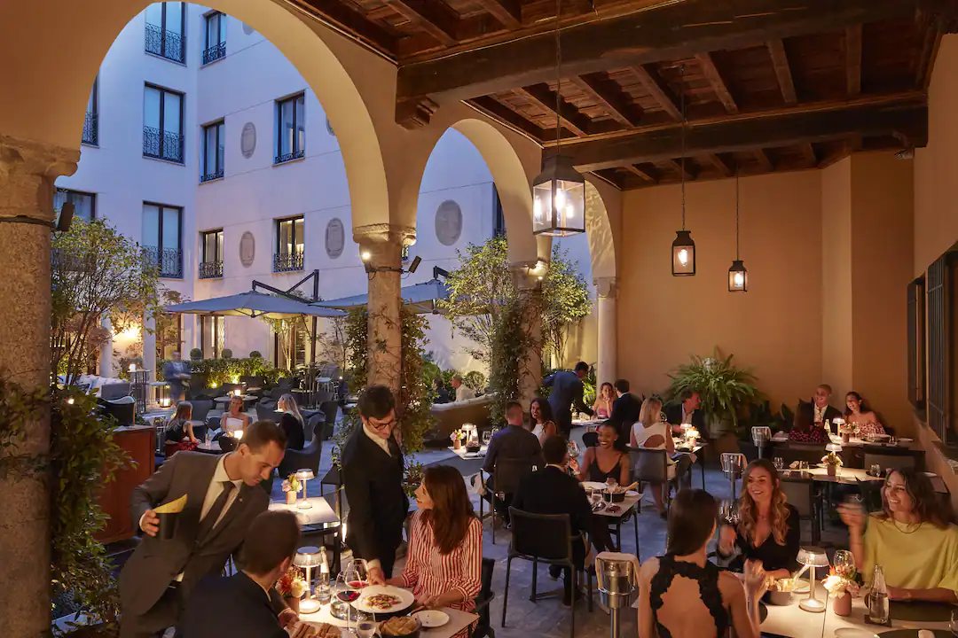 Mandarin Bar & Bistrot