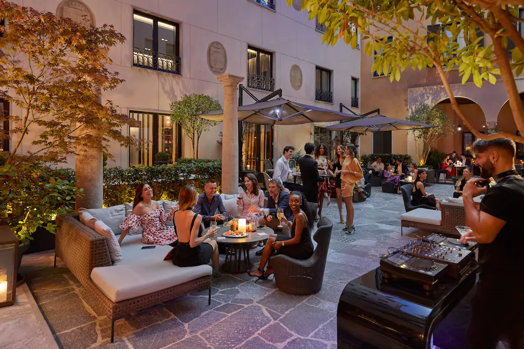 Mandarin Bar & Bistrot
