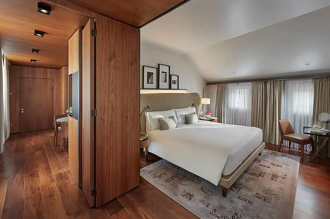 Deluxe Terrace Suite