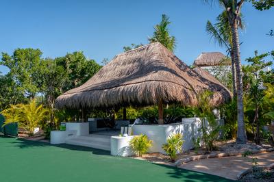 Tennis Club