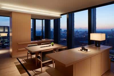 Corner Suite
