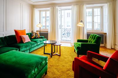 Historic Three Bedroom Apartment with Patio