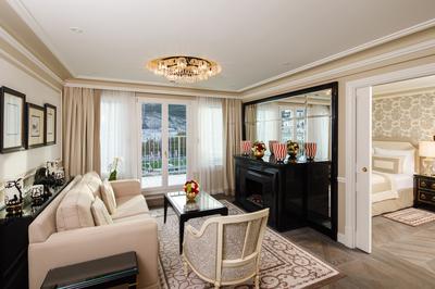 Signature Suite with Balcony