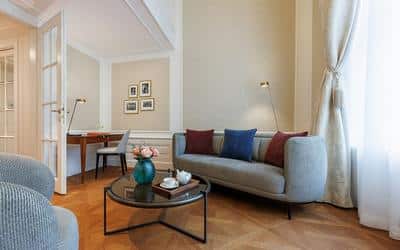 Palais Gallery Suite Garden View