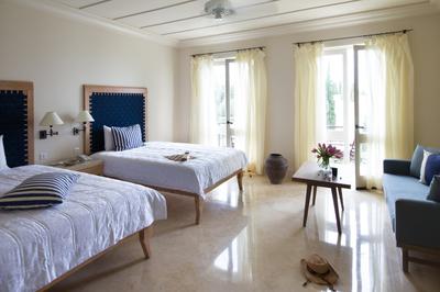 Andromeda Residence with Pool