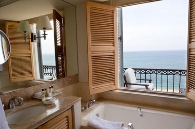 Adonis/Aphrodite Suite with Whirlpool