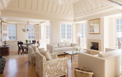 Adonis/Aphrodite Suite with Whirlpool