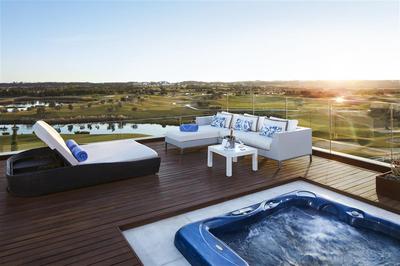 Presidential Golf View Suite