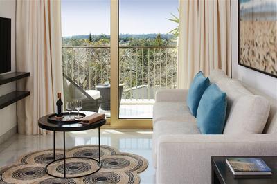 Golf View Suite