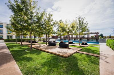 Cascades Pool Bar