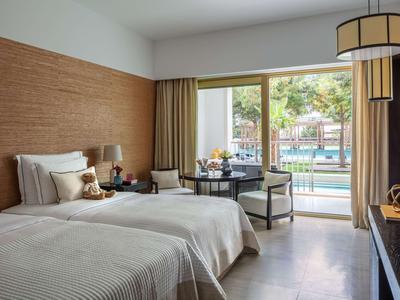 Signature Room - Terrace with Pool Access, Twin