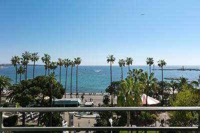 Prestige Seaview Room