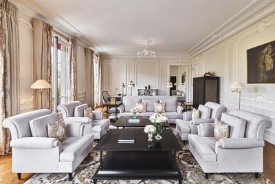 Arc de Triomphe Signature Suite