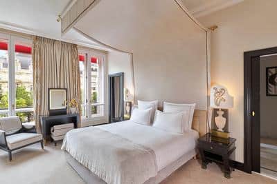 Champs-Elysées Signature Suite