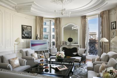 Arc de Triomphe Signature Suite