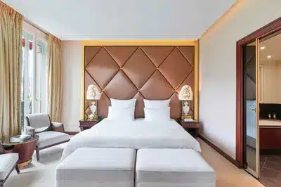 Grand Prestige Champs-Elysées Suite