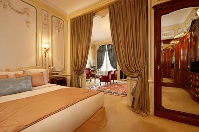 Signature Suite