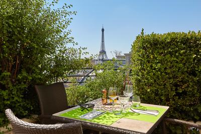 Terrace Restaurant Eiffel Tower View 2-2