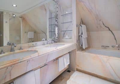 Deluxe Viardot Room